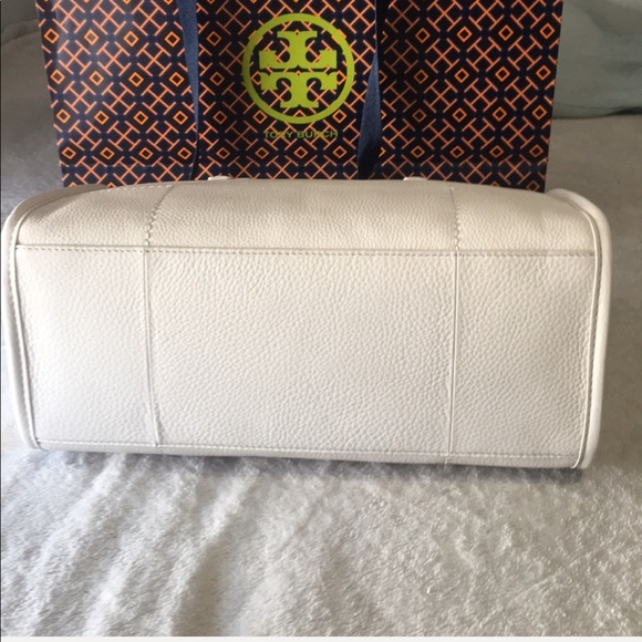 Tory Burch Britten satchel with crossbody strapNWT - Picture 4 of 10